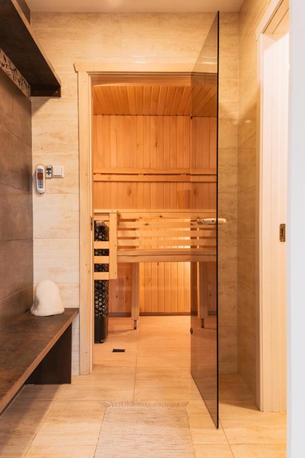 Hotel Agnes Sveciu Namai Kaunas Esterno foto